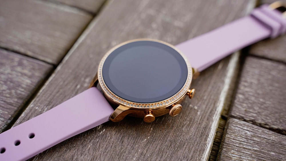 Fossil Gen 6 Smartwatch Silikon violett Test