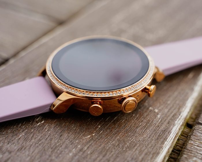 Fossil Gen 6 Smartwatch Silikon violett Test