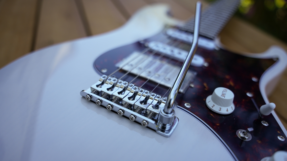Ibanez AZ2204 Prestige Gitarre Stratocaster E-Gitarre Test Review